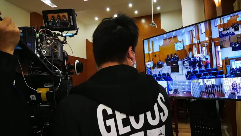 AI生成VS人工创意——建华区广告片拍摄公司的技术浪漫主义实践